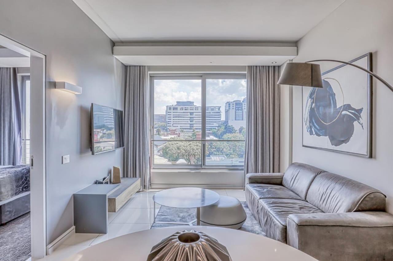 Apartamento In Sandton Private Unit *